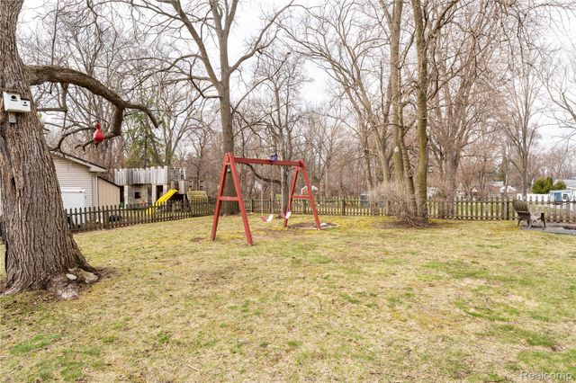 723 Globe Road, Waterford Charter Township, MI 48328