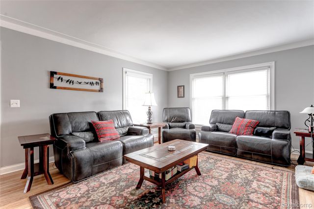 723 Globe Road, Waterford Charter Township, MI 48328