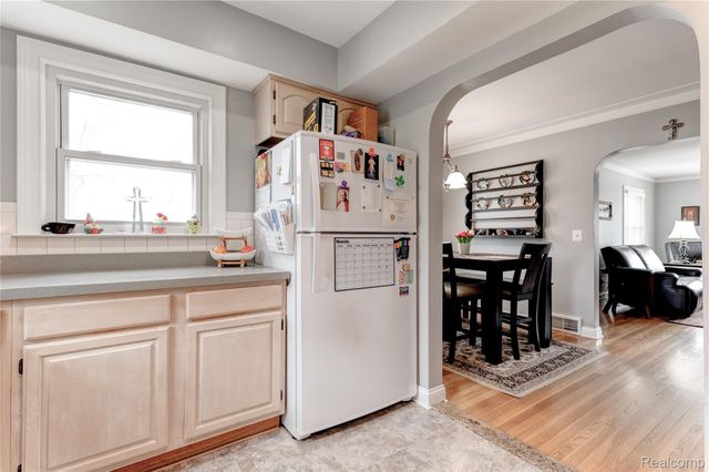 723 Globe Road, Waterford Charter Township, MI 48328