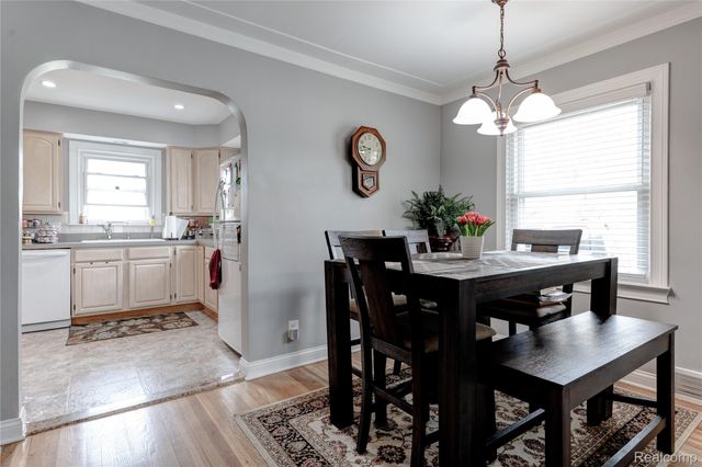 723 Globe Road, Waterford Charter Township, MI 48328