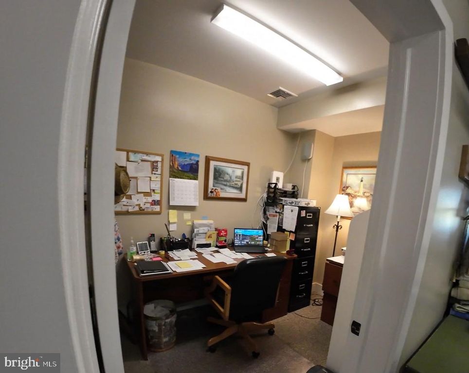 Image 15 of property listing at 13901 SE OLDTOWN RD SE, Cumberland, MD 21502