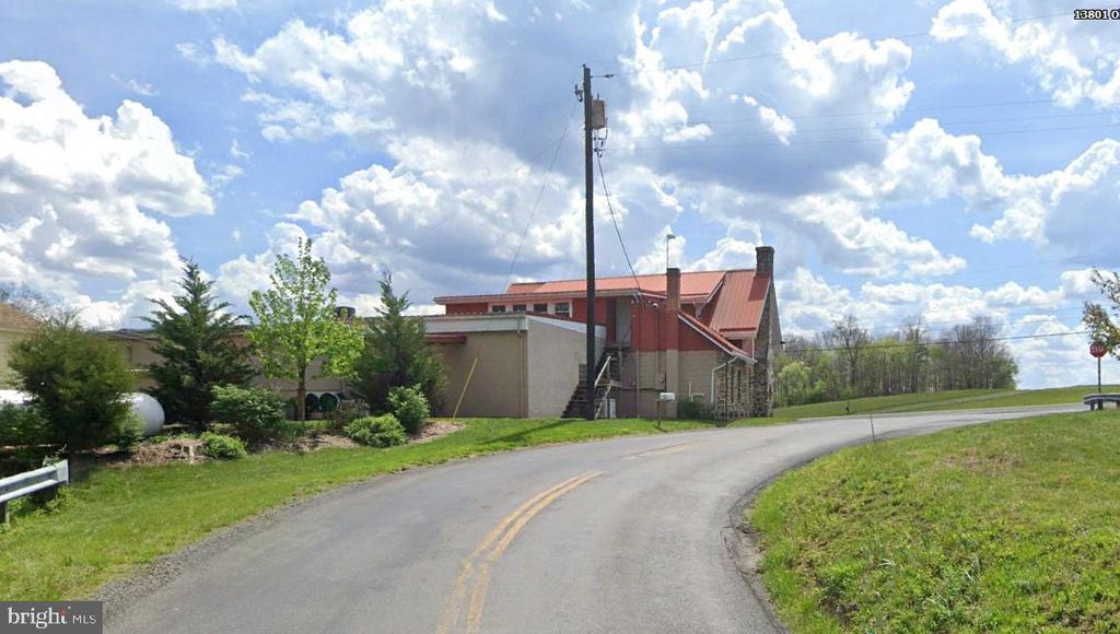 Image 43 of property listing at 13901 SE OLDTOWN RD SE, Cumberland, MD 21502