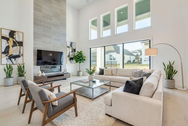 2217 Sondrio BND, Leander, TX 78641