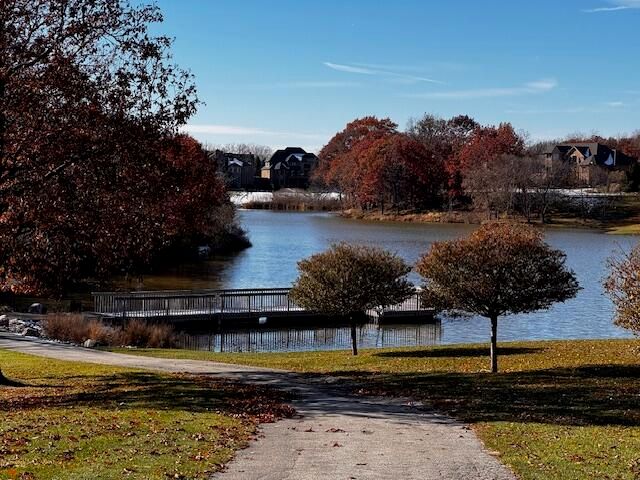 9989 Settlers Court, St. John, IN 46373