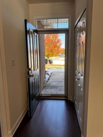 9989 Settlers Court, St. John, IN 46373