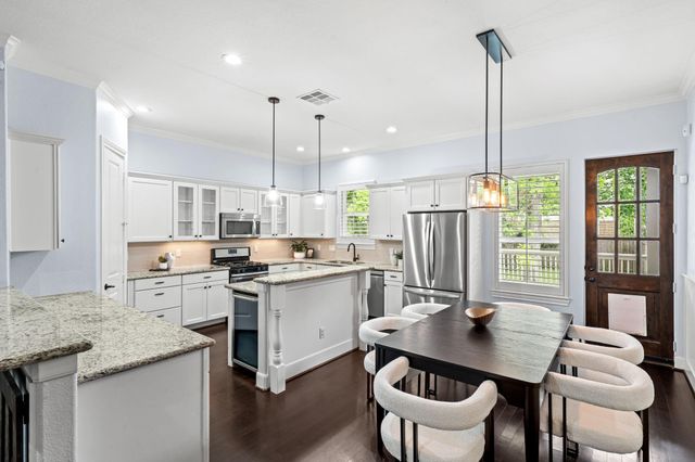 828 W 26th Street, Houston, TX 77008