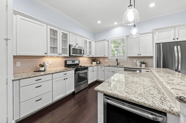 828 W 26th Street, Houston, TX 77008