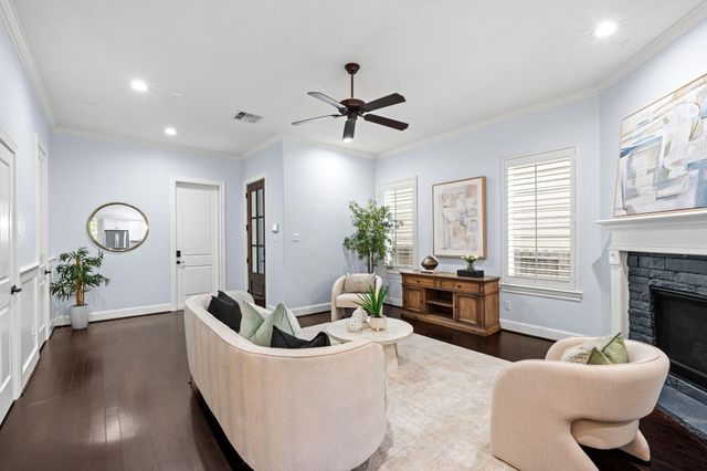 828 W 26th Street, Houston, TX 77008