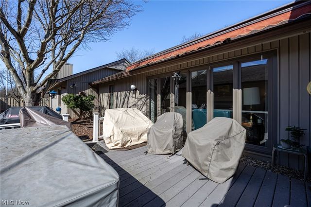 10806 Meadow Trail, Strongsville, OH 44149