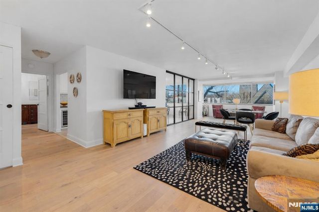 1600 Parker Avenue 1J, Fort Lee, NJ 07024