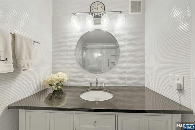 1600 Parker Avenue 1J, Fort Lee, NJ 07024