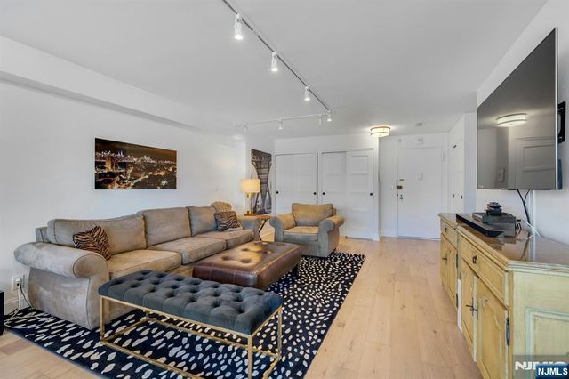 1600 Parker Avenue 1J, Fort Lee, NJ 07024