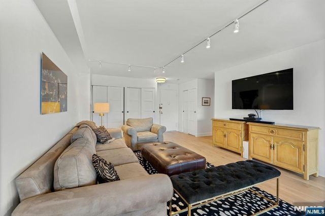 1600 Parker Avenue 1J, Fort Lee, NJ 07024