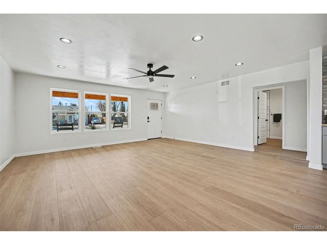 125 6th St, Dacono, CO 80514