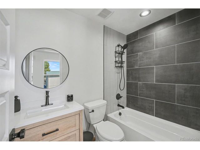 125 6th St, Dacono, CO 80514