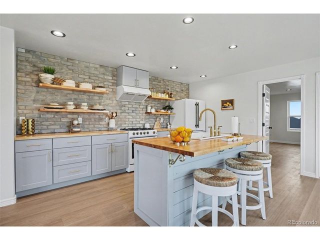 125 6th St, Dacono, CO 80514