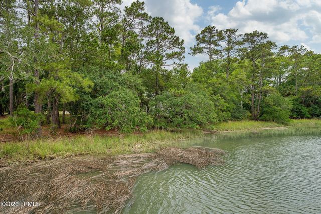 285 De La Gaye Point, Beaufort, SC 29902