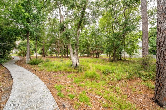 285 De La Gaye Point, Beaufort, SC 29902
