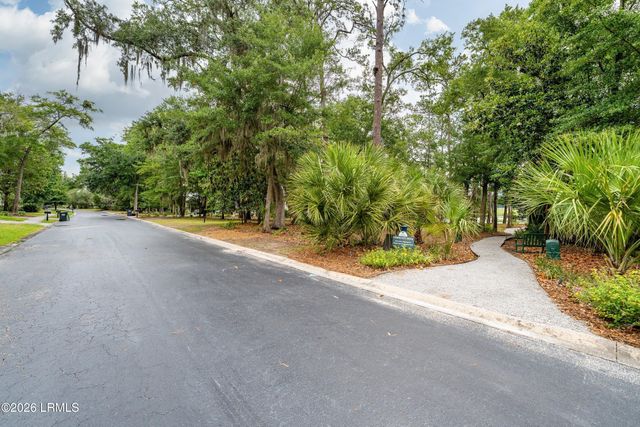 285 De La Gaye Point, Beaufort, SC 29902