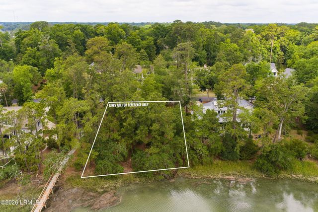 285 De La Gaye Point, Beaufort, SC 29902
