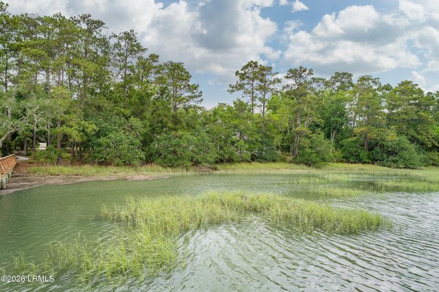 285 De La Gaye Point, Beaufort, SC 29902