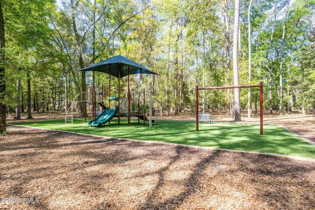 285 De La Gaye Point, Beaufort, SC 29902