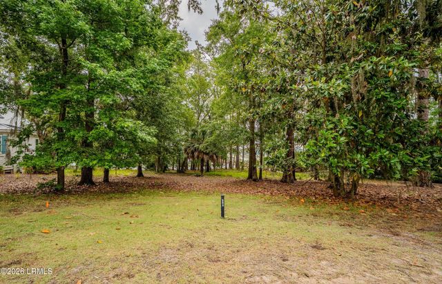 285 De La Gaye Point, Beaufort, SC 29902