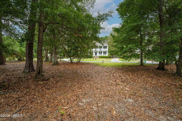 285 De La Gaye Point, Beaufort, SC 29902