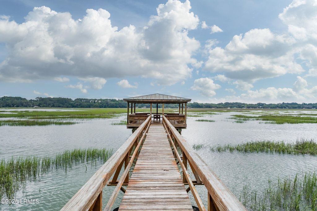 285 De La Gaye Point, Beaufort, SC 29902