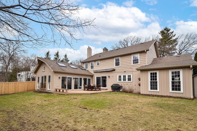 90 Linden Avenue, Glencoe, IL 60022