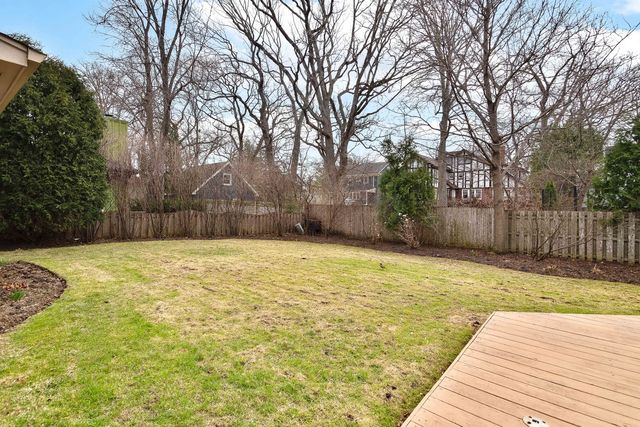 90 Linden Avenue, Glencoe, IL 60022