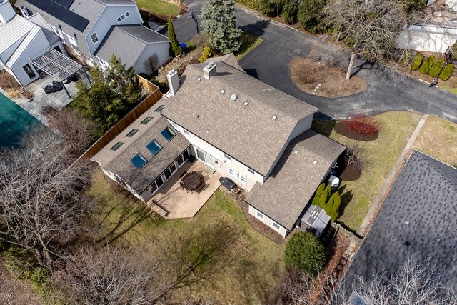 90 Linden Avenue, Glencoe, IL 60022