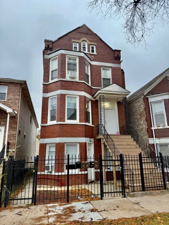 5144 S Hermitage Avenue 2, Chicago, IL 60609