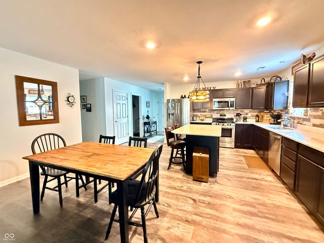 789 Jefferson Park Drive, Pittsboro, IN 46167