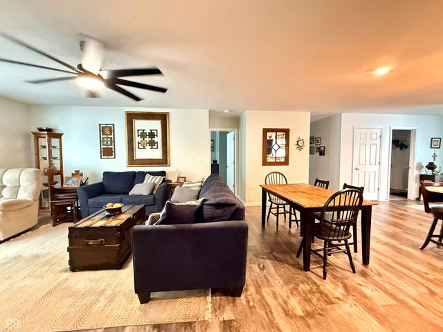 789 Jefferson Park Drive, Pittsboro, IN 46167