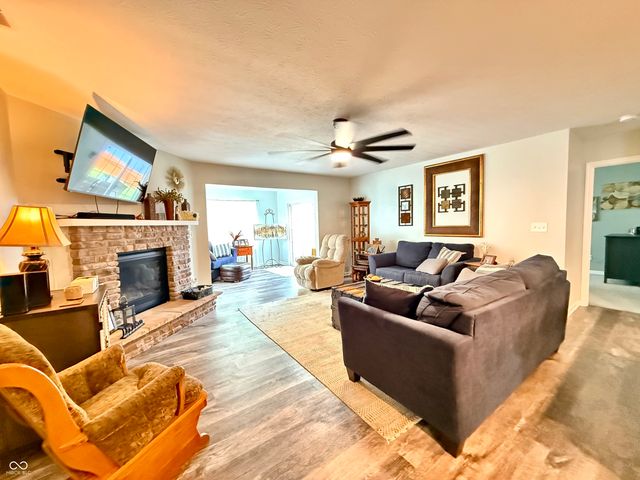 789 Jefferson Park Drive, Pittsboro, IN 46167