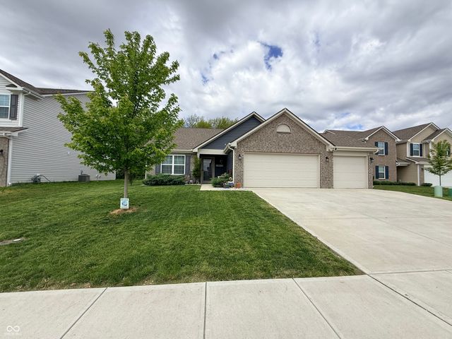 789 Jefferson Park Drive, Pittsboro, IN 46167