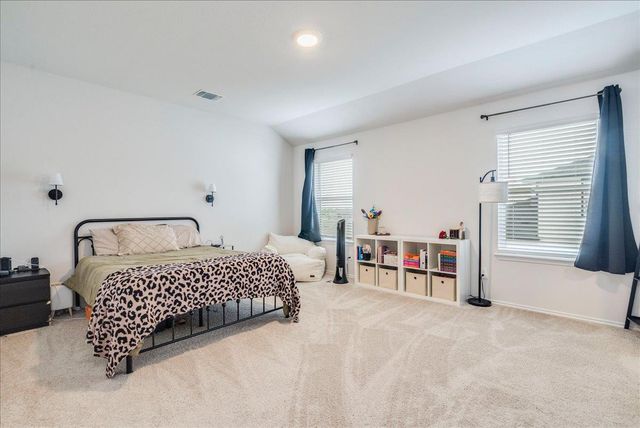 125 Frogmore LOOP, Uhland, TX 78640