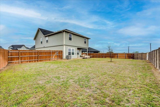 125 Frogmore LOOP, Uhland, TX 78640