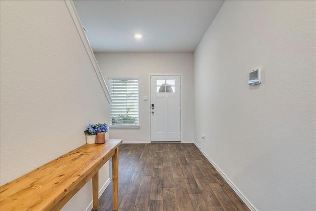 125 Frogmore LOOP, Uhland, TX 78640