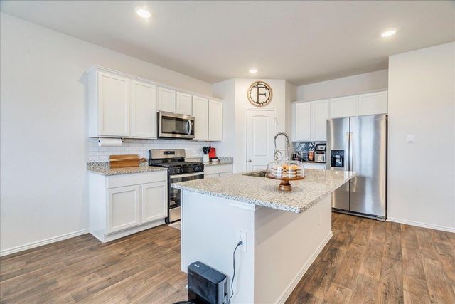 125 Frogmore LOOP, Uhland, TX 78640