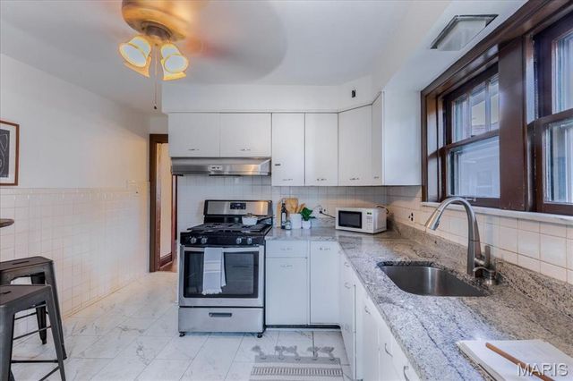 3820 Burgen Avenue, St Louis, MO 63116