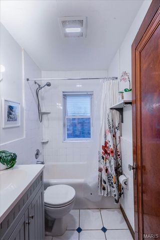 3820 Burgen Avenue, St Louis, MO 63116