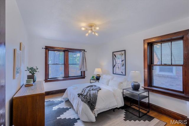 3820 Burgen Avenue, St Louis, MO 63116