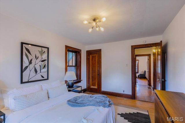 3820 Burgen Avenue, St Louis, MO 63116