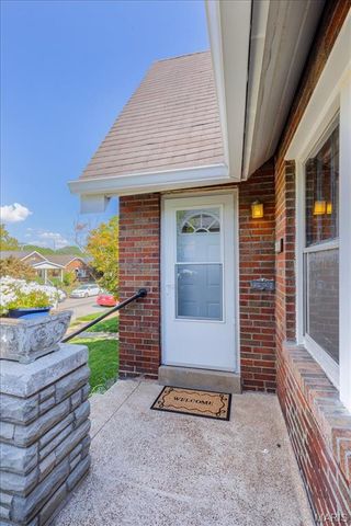 3820 Burgen Avenue, St Louis, MO 63116