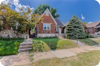 3820 Burgen Avenue, St Louis, MO 63116