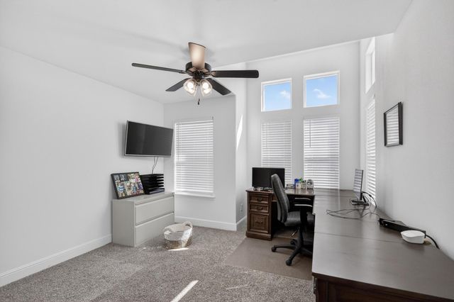 2306 N Greystone Square, Webb City, MO 64870