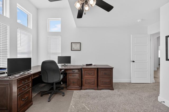 2306 N Greystone Square, Webb City, MO 64870