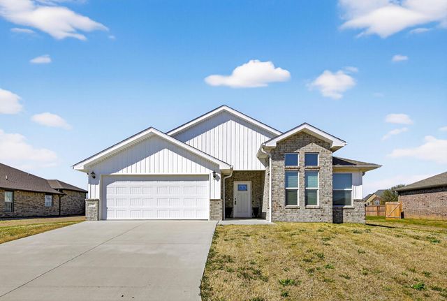 2306 N Greystone Square, Webb City, MO 64870